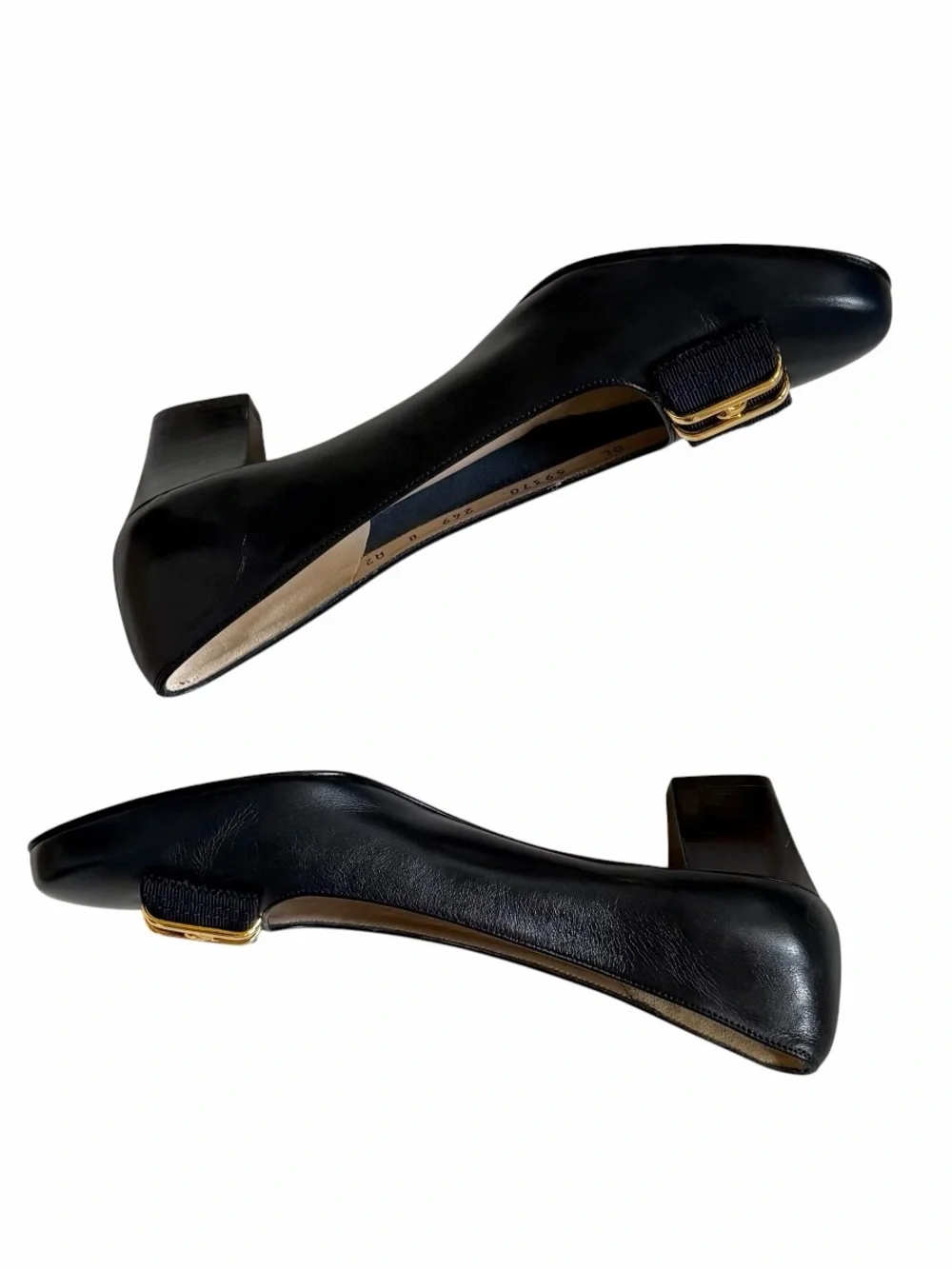Salvatore Ferragamo Boutique Navy Blue Vara Bow Leather Pumps Size 8AA